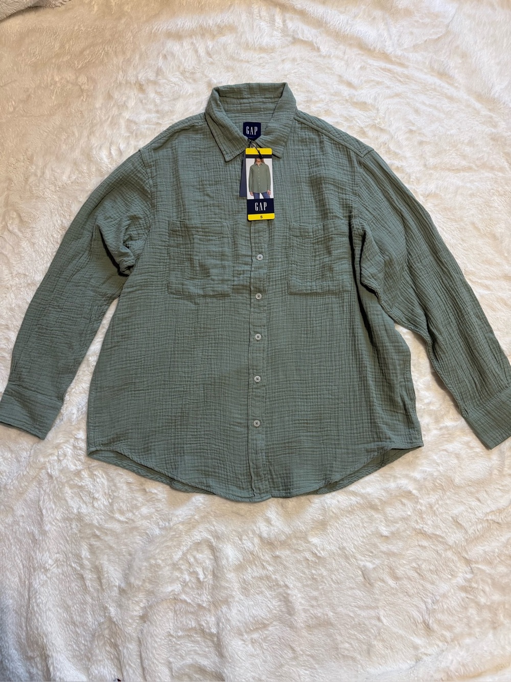 NWT Women’s Gap Crinkle Gauze Oversized Button Down Sage Green Shirt